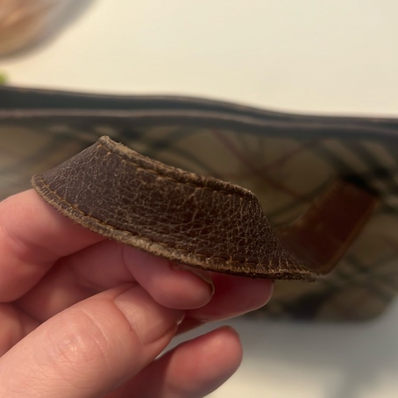 Pre-Loved Burberry handbag in great condition - Picture 6 of 14